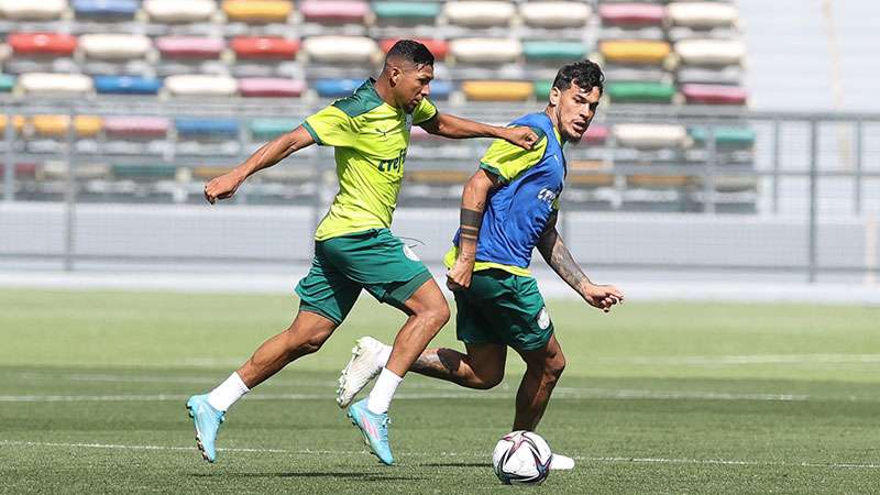 Rony e Gustavo Gómez treinam em Abu Dhabi em preparação para a disputa do Mundial de Clubes