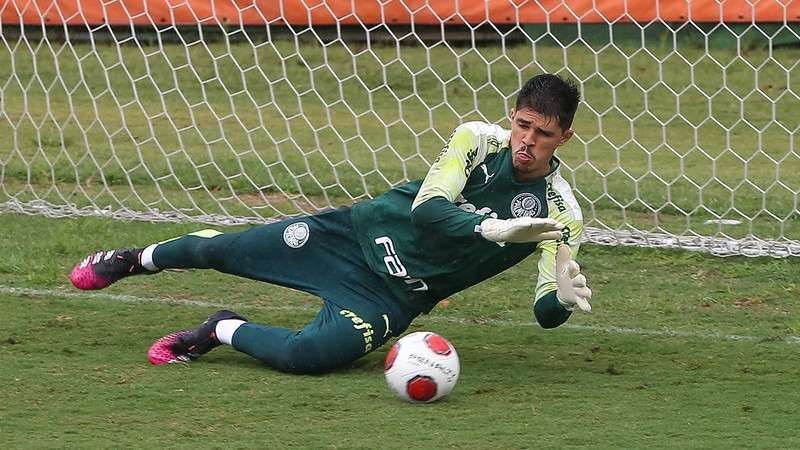 Vinicius Silvestre durante treinamento do Palmeiras na Academia de Futebol, em São Paulo-SP.