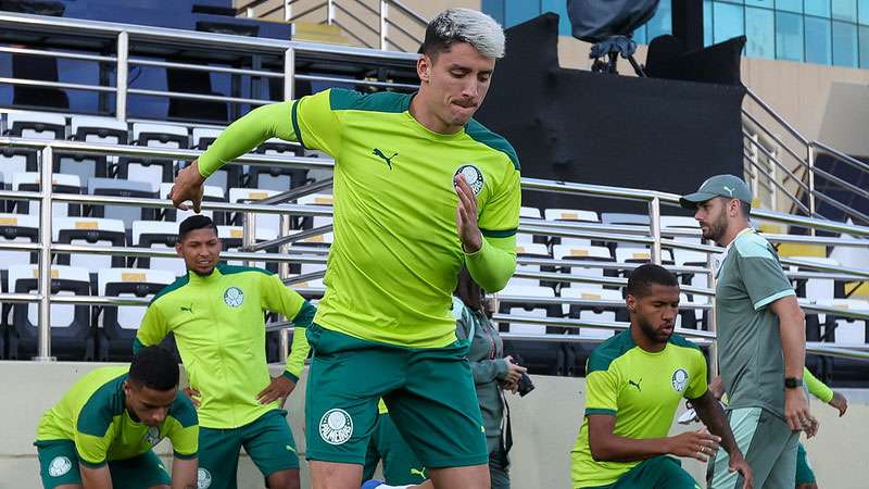 Piquerez durante treino do Palmeiras no Al Nahyan Stadium, em Abu Dhabi-EAU.