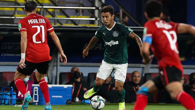 Marcos Rocha durante partida entre Palmeiras e Al Ahly-EGI no primeiro jogo do Mundial de Clubes da FIFA 2021, no Al Nahyan Stadium, em Abu Dhabi-EUA.