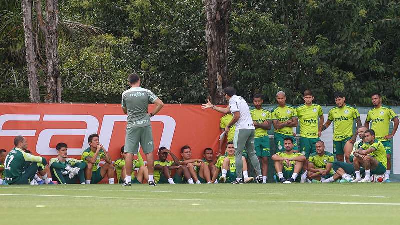 Elenco do Palmeiras durante treinamento na Academia de Futebol, em São Paulo-SP.