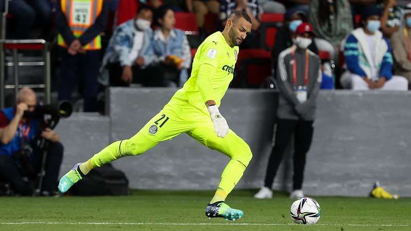 Weverton durante partida entre Palmeiras e Chelsea, válida pela final do Mundial de Clubes da FIFA 2021, no Mohammed Bin Zayed Stadium, em Abu Dhabi-EAU.