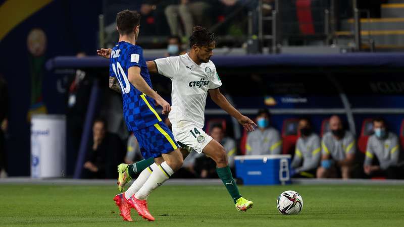 Gustavo Scarpa durante partida entre Palmeiras e Chelsea, válida pela final do Mundial de Clubes da FIFA 2021, no Mohammed Bin Zayed Stadium, em Abu Dhabi-EAU.