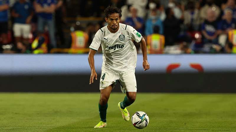 Gustavo Scarpa durante partida entre Palmeiras e Chelsea, válida pela final do Mundial de Clubes da FIFA 2021, no Mohammed Bin Zayed Stadium, em Abu Dhabi-EAU.