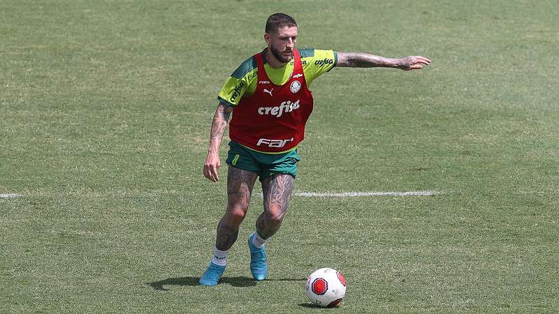 Zé Rafael durante treinamento do Palmeiras, na Academia de Futebol.