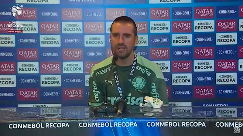 João Martins durante entrevista coletiva na conquista da Recopa Sul-Americana, após jogo contra o Athletico-PR, na segunda partida válida pelas finais, no Allianz Parque.