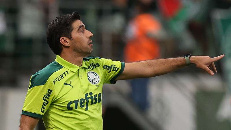 Abel Ferreira em jogo do Palmeiras contra o Guarani, durante partida válida pela décima rodada do Paulistão 2022, no Allianz Parque.