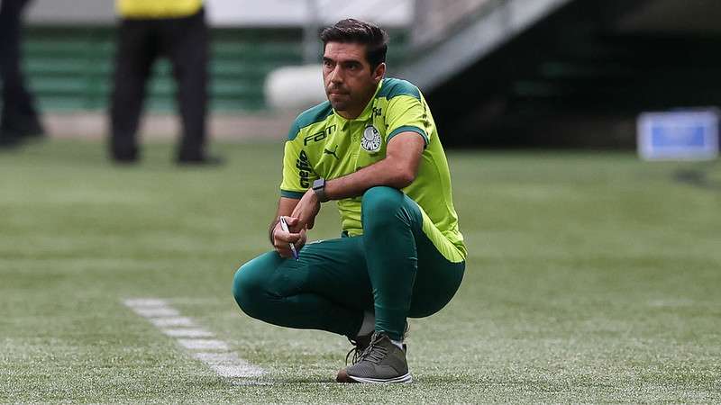 Abel Ferreira em jogo do Palmeiras contra o Guarani, durante partida válida pela décima rodada do Paulistão 2022, no Allianz Parque.