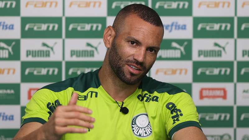 Weverton concede entrevista coletiva virtual após treinamento do Palmeiras, na Academia de Futebol.