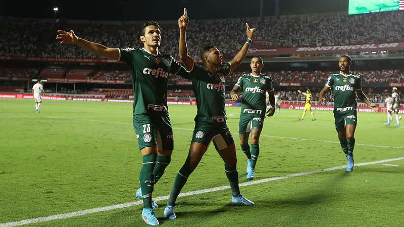 Rony comemora seu gol pelo Palmeiras contra o São Paulo, durante partida válida pela quarta rodada do Paulistão 2022, no Morumbi.