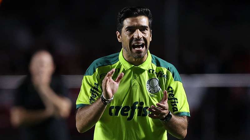 Abel Ferreira em jogo do Palmeiras contra o São Paulo, durante partida válida pela quarta rodada do Paulistão 2022, no Morumbi.