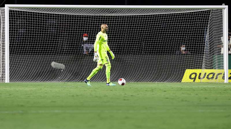 Weverton em jogo do Palmeiras contra o São Paulo, durante partida válida pela quarta rodada do Paulistão 2022, no Morumbi.