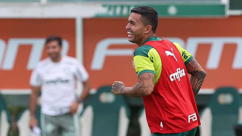 Dudu durante treinamento do Palmeiras na Academia de Futebol.