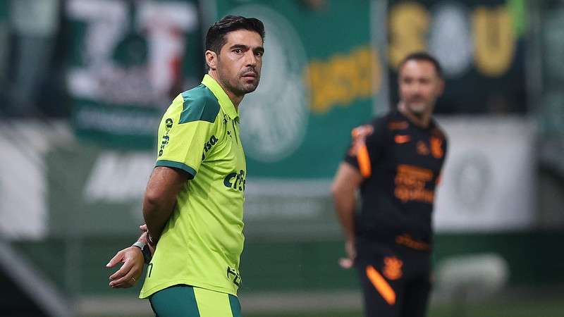 Abel Ferreira em jogo do Palmeiras contra o SCCP, durante partida válida pela sexta rodada do Paulistão 2022, no Allianz Parque.