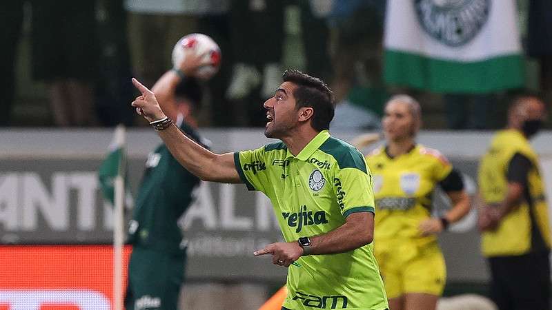 Abel Ferreira em jogo do Palmeiras contra o Ituano, durante partida válida pela quarta de final do Paulistão 2022, no Allianz Parque.