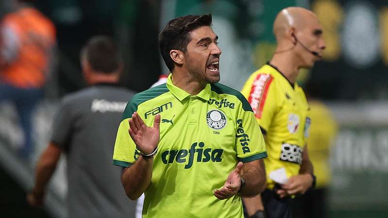 Abel Ferreira em jogo do Palmeiras contra o Ituano, durante partida válida pela quarta de final do Paulistão 2022, no Allianz Parque.