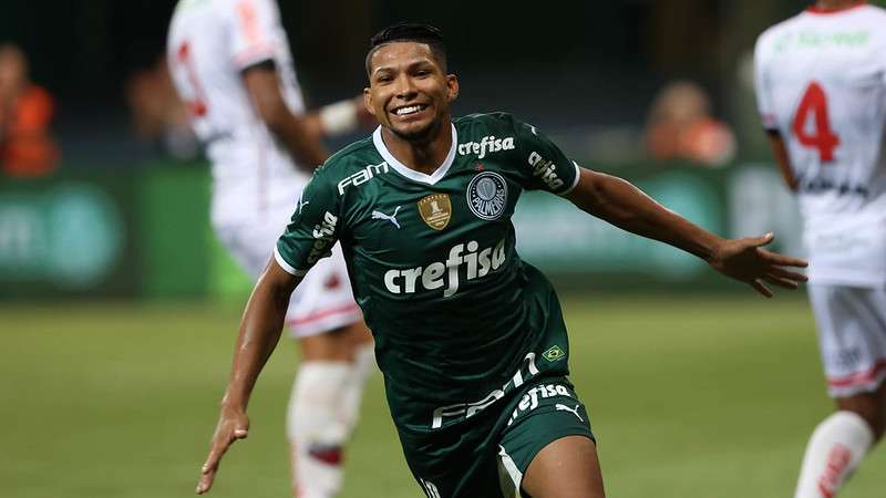 Rony comemora seu gol pelo Palmeiras contra o Ituano, durante partida válida pelas quartas de final do Paulistão 2022, no Allianz Parque.