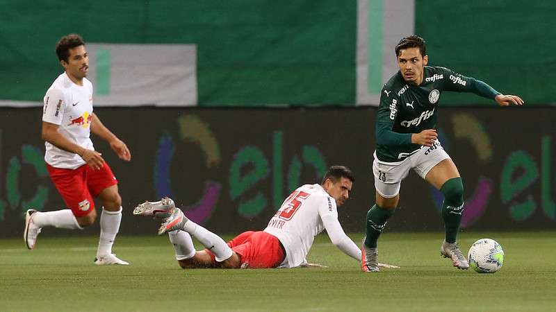 Raphael Veiga em jogo do Palmeiras contro Red Bull Bragantino, durante segunda partida válida pelas oitavas de final da Copa do Brasil 2020, no Allianz Parque.