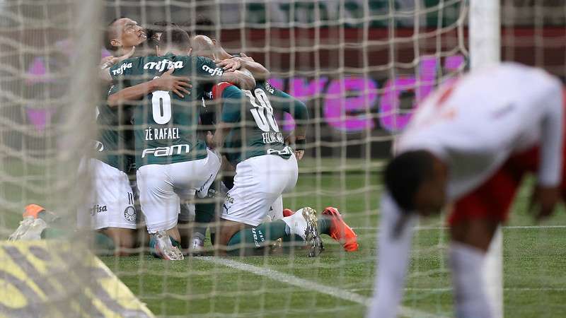 Gabriel Veron do Palmeiras comemora seu gol contra o Red Bull Bragantino, durante segunda partida válida pelas oitavas de final da Copa do Brasil 2020, no Allianz Parque.