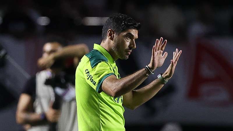 Abel Ferreira em jogo do Palmeiras contra o SPFC, durante primeira partida válida pela final do Paulistão 2022, no Morumbi.