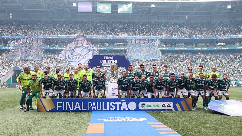 Palmeiras posa para a foto oficial em jogo contra o SPFC, durante segunda partida válida pela final do Paulistão 2022, no Allianz Parque.