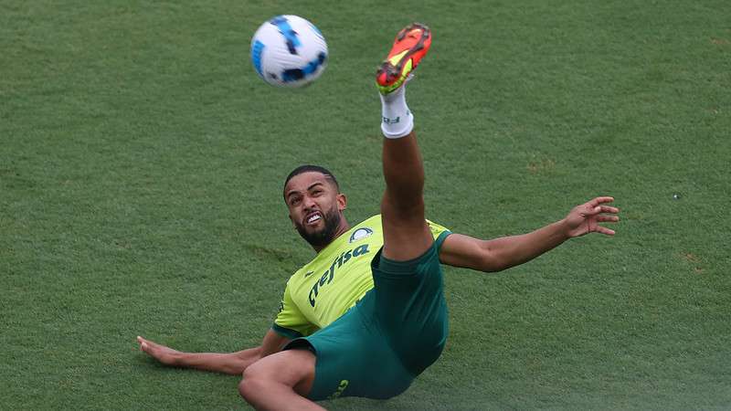 Jorge durante treinamento do Palmeiras, na Academia de Futebol.