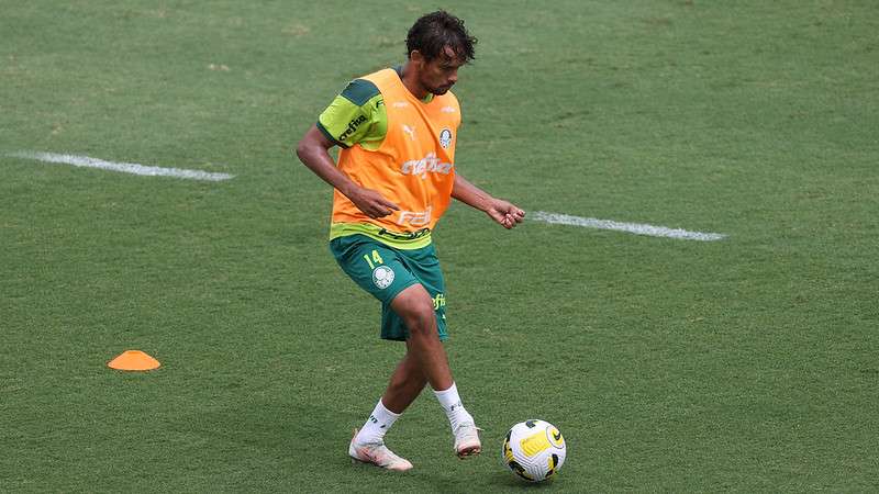 Gustavo Scarpa treinamento do Palmeiras na Academia de Futebol.