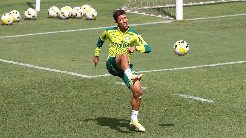 Marcos Rocha durante treinamento do Palmeiras na Academia de Futebol.