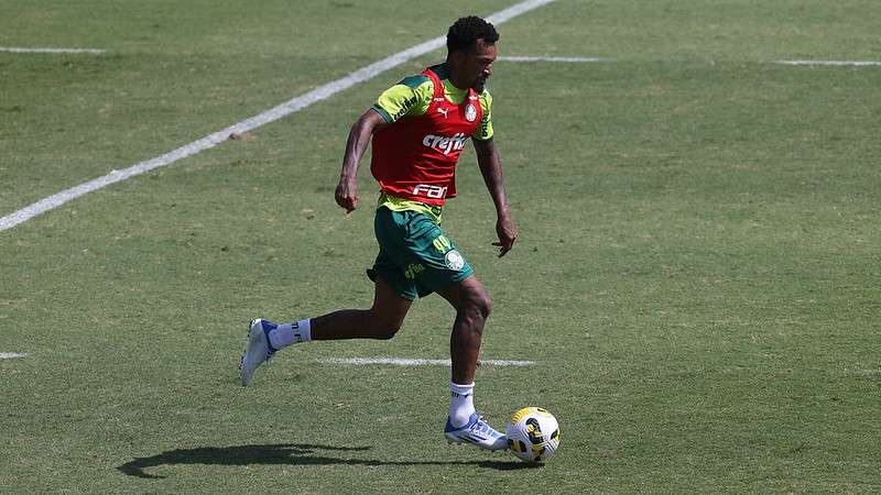 Jailson durante treinamento do Palmeiras na Academia de Futebol.