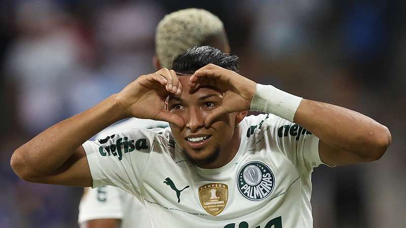 Rony comemora seu gol pelo Palmeiras contra o Emelec, durante partida válida pela fase de grupos da Libertadores 2022, no Estádio George Capwell.