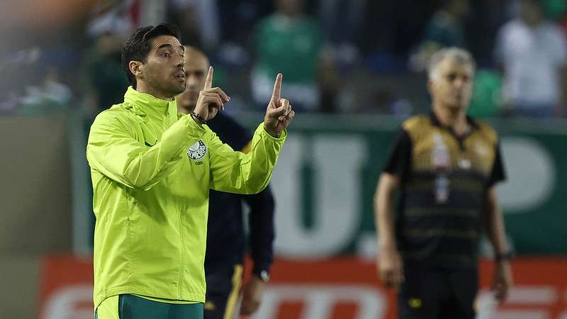 Abel Ferreira em jogo do Palmeiras contra o Juazeirense, durante partida válida pela fase um dezesseis avos da Copa do Brasil 2022, na Arena Barueri.