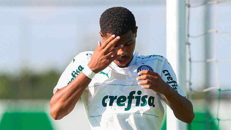 Sub-15 e Sub-17 do Palmeiras goleiam e mantêm 100% de aproveitamento no Campeonato Paulista. O atacante Matheus Patolino, destaque da base do Palmeiras.