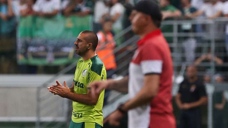 João Martins em jogo do Palmeiras contra o Independiente Petrolero, durante partida válida pela fase de grupos da Libertadores 2022, no Allianz Parque.