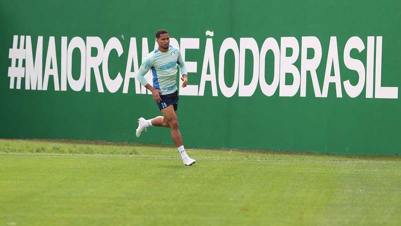Murilo durante treinamento do Palmeiras na Academia de Futebol.