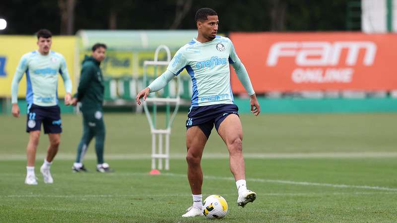 Murilo durante treinamento do Palmeiras na Academia de Futebol.