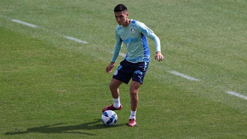 Eduard Atuesta durante treinamento do Palmeiras, na Academia de Futebol.