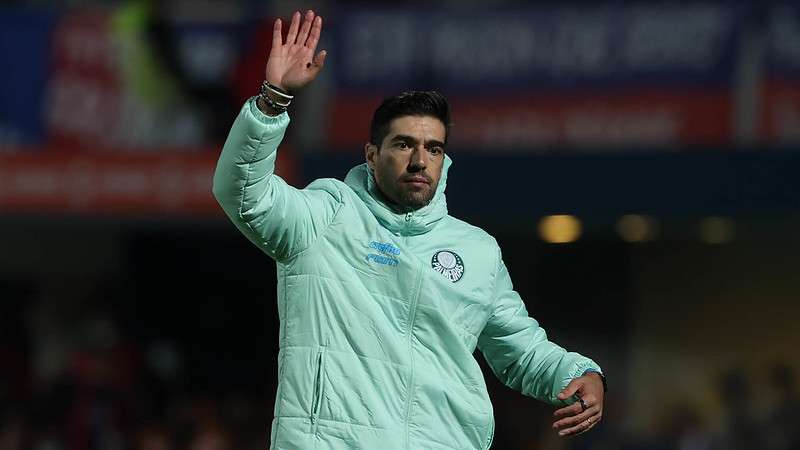 Abel Ferreira em jogo do Palmeiras contra o Cerro Porteño, durante primeira partida válida pelas oitavas de final da Libertadores 2022, no Estádio General Pablo Rojas.