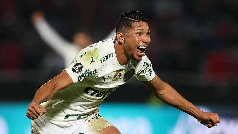 Rony comemora gol pelo Palmeiras contra o Cerro Porteño, durante primeira partida válida pelas oitavas de final da Libertadores 2022, no General Pablo Rojas.