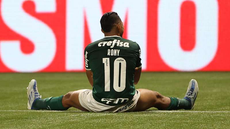 Rony comemora seu segundo gol - o de BICICLETA - decretando a vitória do Palmeiras por 5x0 contra o Cerro Porteño, durante segunda partida válida pelas oitavas de final da Libertadores 2022, no Allianz Parque.