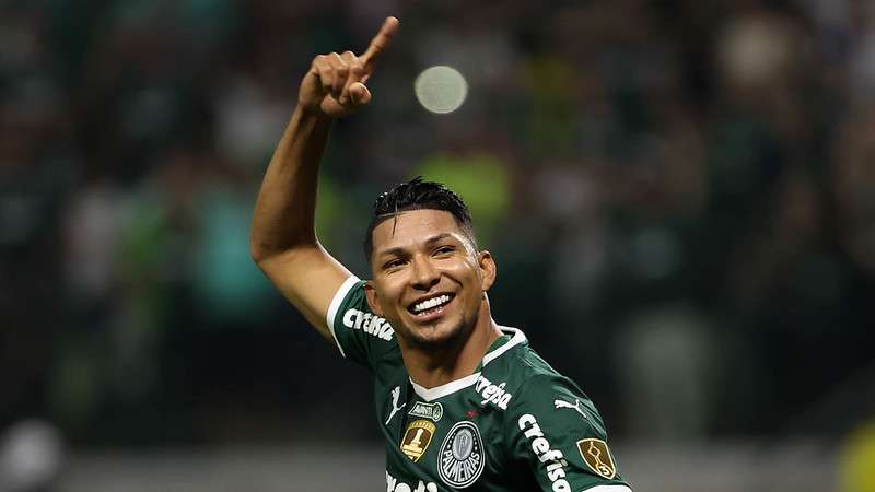 Rony comemora seu segundo gol - o de BICICLETA - decretando a vitória do Palmeiras por 5x0 contra o Cerro Porteño, durante segunda partida válida pelas oitavas de final da Libertadores 2022, no Allianz Parque.