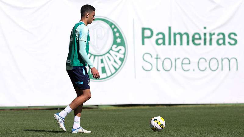 Giovani durante treinamento do Palmeiras na Academia de Futebol.