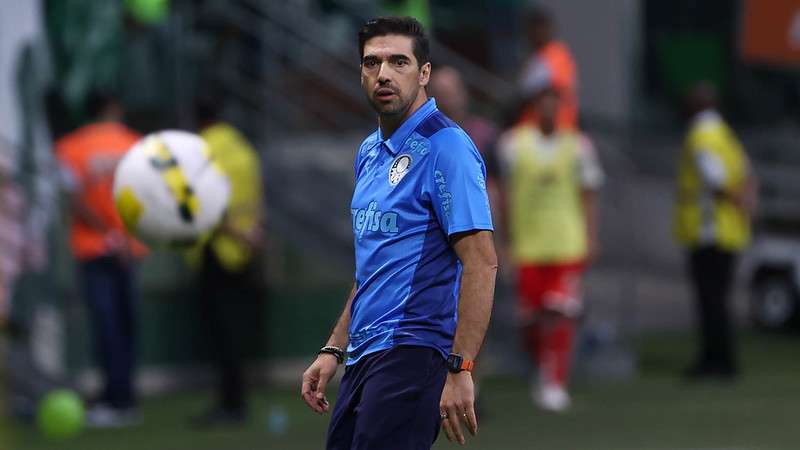 Abel Ferreira em jogo do Palmeiras contra o Internacional, durante partida válida pela décima nona rodada do Brasileirão 2022, no Allianz Parque.