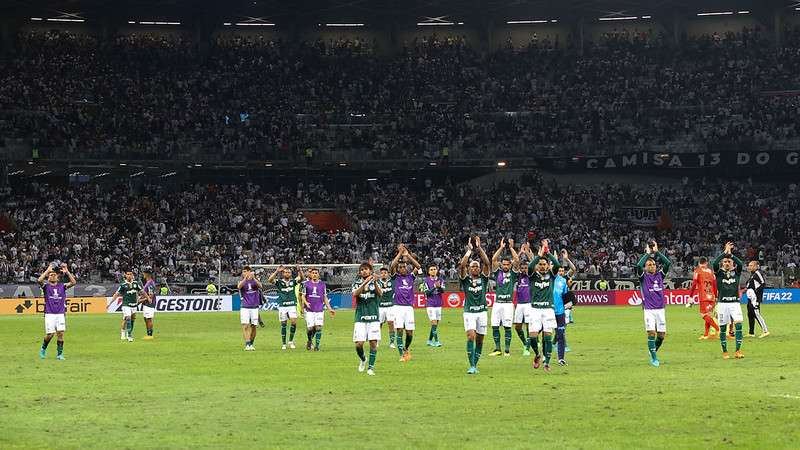 Jogadores do Palmeiras após jogo contra o Atlético-MG, durante primeira partida válida pelas quartas de final da Libertadores 2022, no Mineirão.