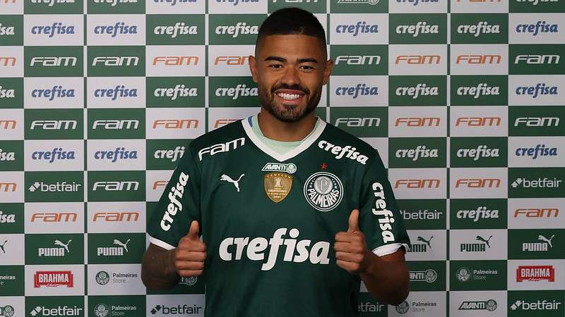 Bruno Tabata é apresentado como mais novo atleta do Palmeiras, na Academia de Futebol.