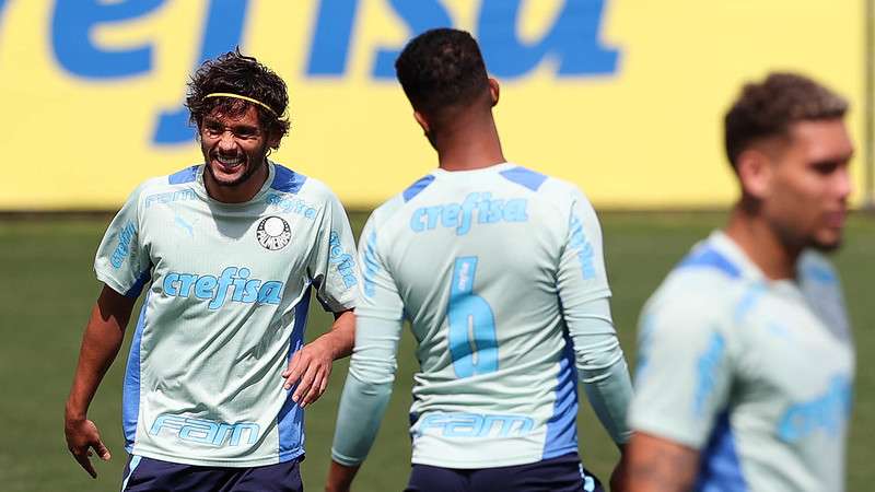 Gustavo Scarpa durante treinamento do Palmeiras na Academia de Futebol.