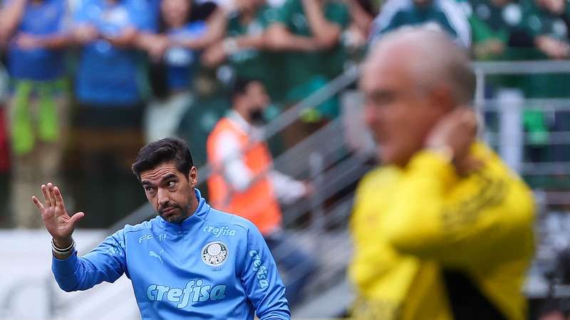 Abel Ferreira em jogo do Palmeiras contra o Flamengo, durante partida válida pela vigésima terceira rodada do Brasileirão 2022, no Allianz Parque.