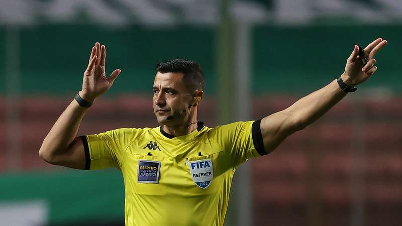 Braulio da Silva Machado em jogo do Palmeiras contra o América-MG, durante partida válida pela décima oitava rodada do Brasileirão 2022, na arena Independência.