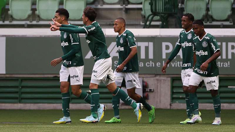 Endrick anota golaço e Palmeiras goleia Athletico-PR na semifinal do Brasileiro Sub-20.