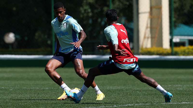 Danilo e Ciel durante treinamento do Palmeiras, na Academia de Futebol.