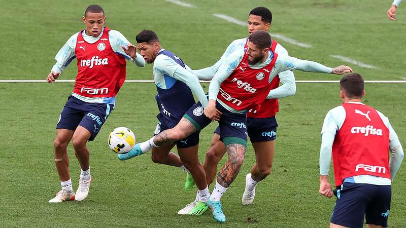 Jhonatan, Rony, Zé Rafael e Murilo, durante treinamento do Palmeiras, na Academia de Futebol.